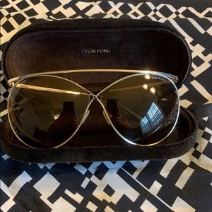 Tom Ford, Stevie sunglasses.